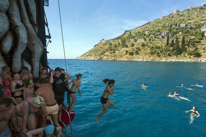 Alanya All Inclusive Pirate Boat Trip With Hotel Transfer - Facilities and Comfort: Showers, Toilets, and the Stuff People Actually Care About