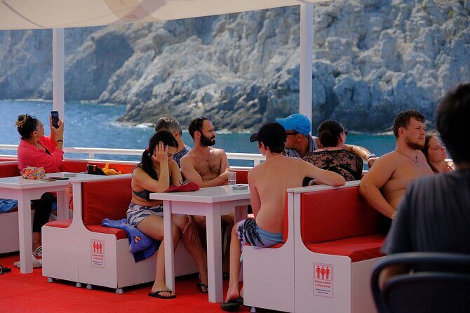 Alanya Boat Trip w/Unlimited Drinks & Lunch (Free Hotel Transfer) - Comfort on the Boat: Shade, Stairs, and Life Jackets