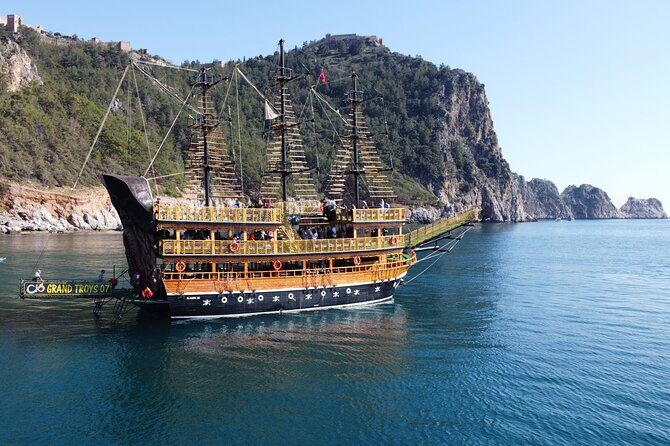 Alanya Grand Pirate Boat Tour with Lunch, Soft Drinks & Transfer - Foam party and animation show: why this boat feels more like a day event