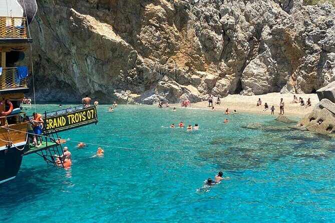 Alanya Grand Pirate Boat Tour with Lunch, Soft Drinks & Transfer - Who should book this pirate boat tour in Alanya?