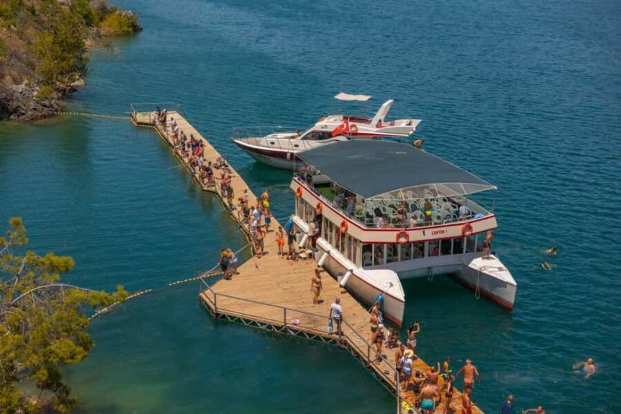 Alanya: Green Canyon Boat Tour with Lunch & Soft Drinks - Lunch in the Middle of the Green Canyon