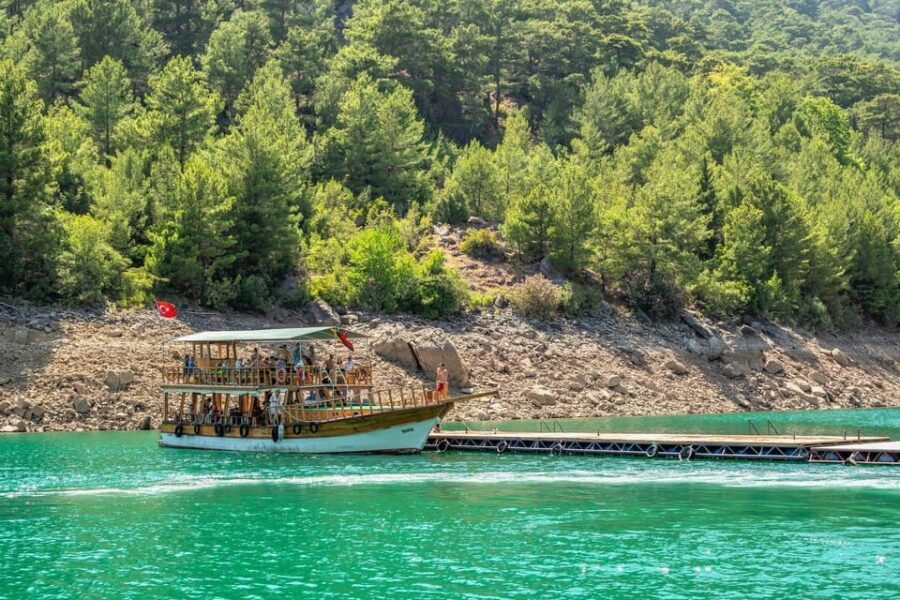 Alanya: Green Canyon Boat Trip with Lunch and Hotel Pickup - Lakeside lunch and soft drinks: when the meal actually helps