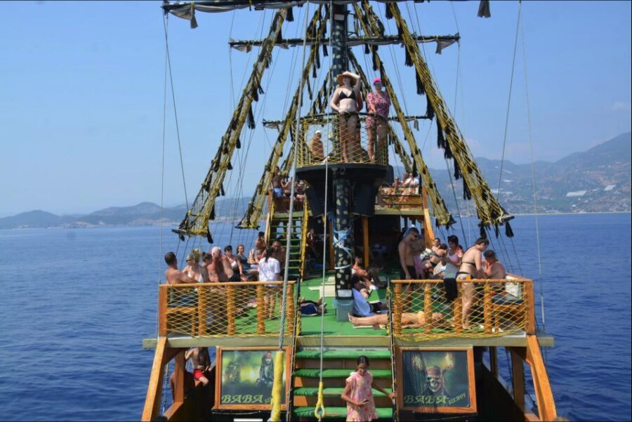 Alanya: Pirate Boat Tour w/ BBQ & Foam Party - Pirates’ Cave, Lovers Cave, and Phosphorus Cave Stops