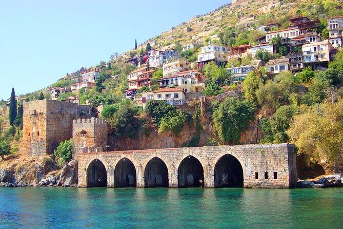 Alanya Pirate Boat Tour with Lunch, Soft Drinks & Transfer - Who this pirate boat tour suits best