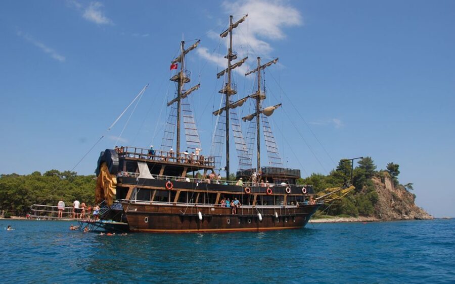 Alanya: Pirate Boat Tour with Unlimited Soft Drinks & Lunch - The Route Explained: From Shipyard Breaks to Cleopatra’s Beach