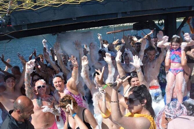 Alanya Pirate Boat Trip All-Inclusive with Lunch & Transfers - Swimming Stops at Sea: How the 4–5 Breaks Work