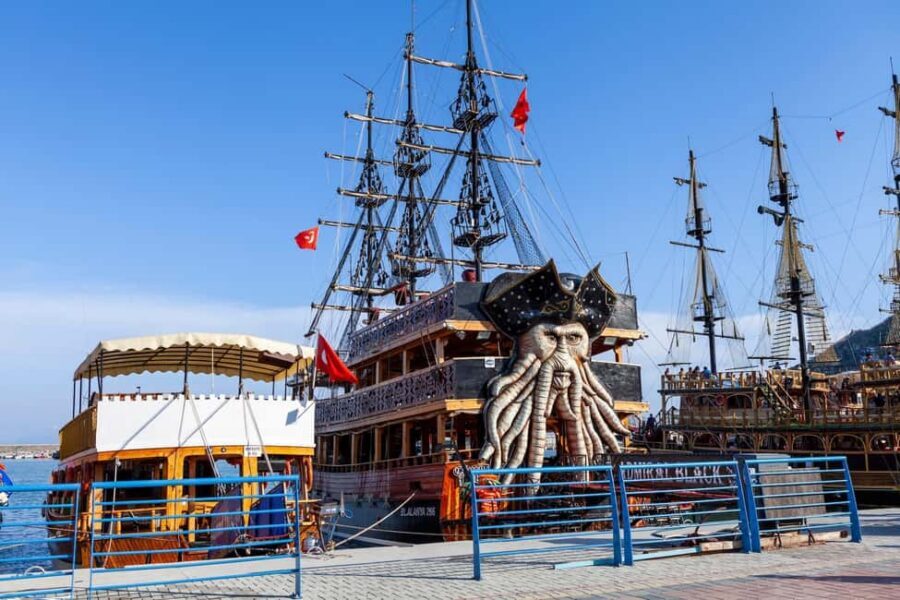 Alanya: Pirate Boat Trip with Lunch and Drinks - From Alanya Harbor to Castle Views You Can Only Get by Boat