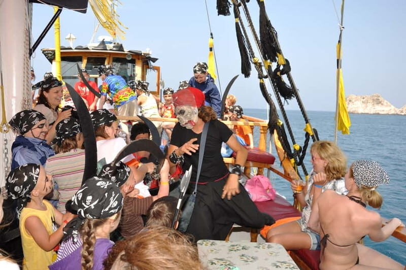 Alanya: Pirate Boat Trip with Meal, Drinks and Pickup Option - Pickup, vans, and drop-offs: how the logistics feel in real time