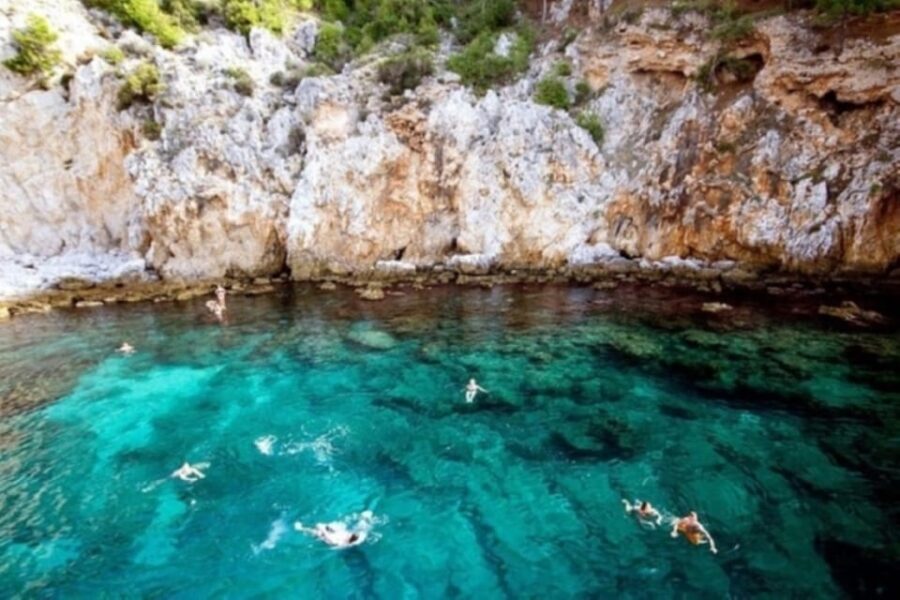 Alanya: Pirate Ship Cruise with Food and Swimming Stops - Wi-Fi, Showers, and the Little Comfort Wins