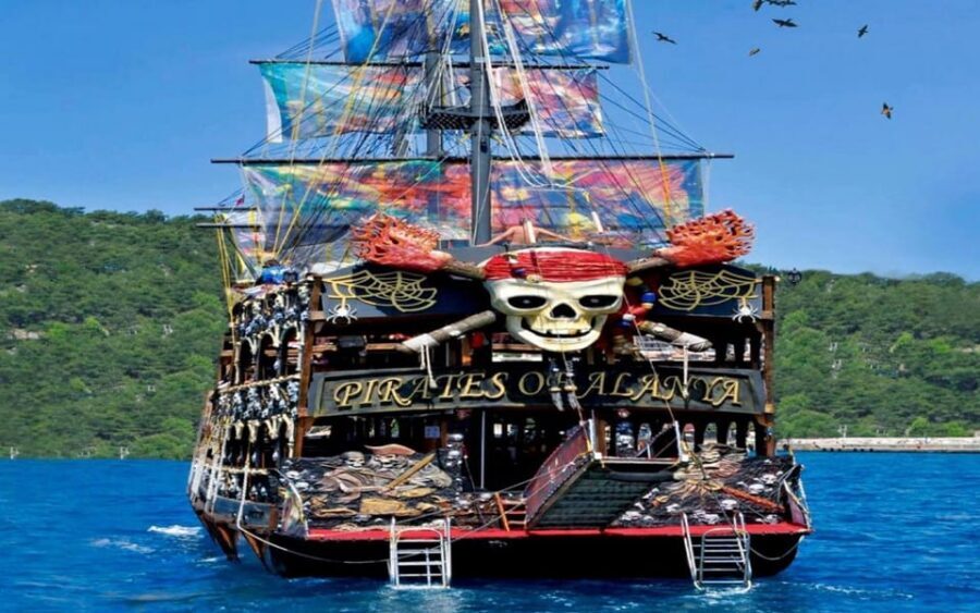 Alanya: Pirates of Alanya Boat Tour with Lunch and Drinks - Foam party and water games: fun, but expect chaos