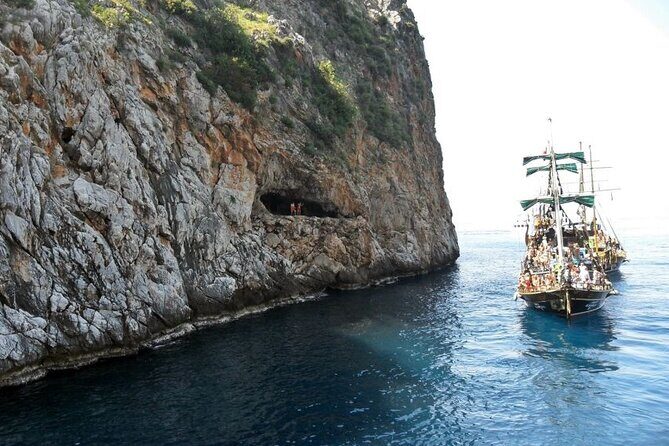 Alanya: Pirates Yacht Tour with Lunch and Soft Drinks - English-Friendly and Built for Most People
