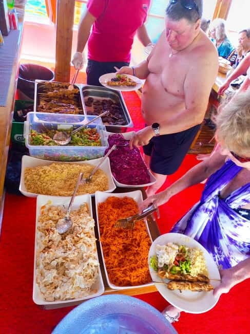 Alanya: Relax Boat Tour with Lunch & Unlimited Soft Drinks - Who this relax boat suits best