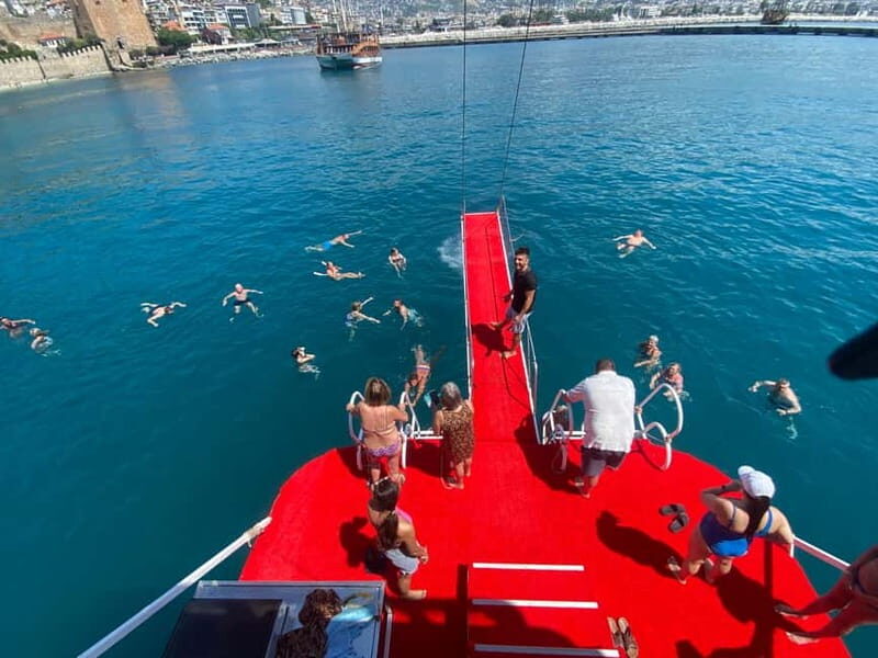 Alanya: Relax Boat Tour with Lunch & Unlimited Soft Drinks - Pirate Cave and Lovers’ Cave: seeing the coast’s stories from the water