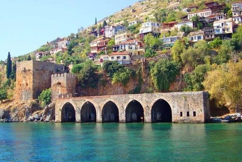 Alanya: Relax Boat Tour with Lunch & Unlimited Soft Drinks - Dolphins on the open sea: the look-out moment