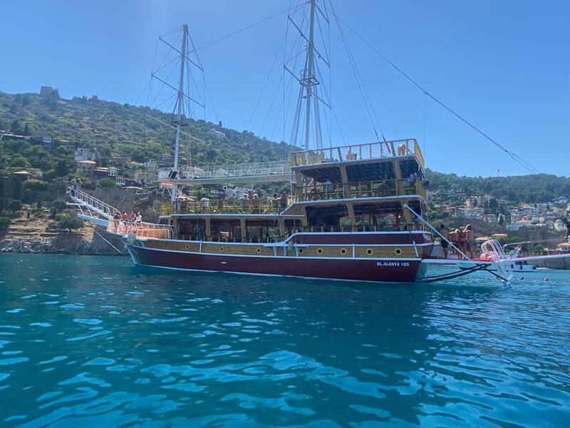 Alanya: Relax Boat Tour with Lunch & Unlimited Soft Drinks - The quiet sail out: what “relax boat” really means