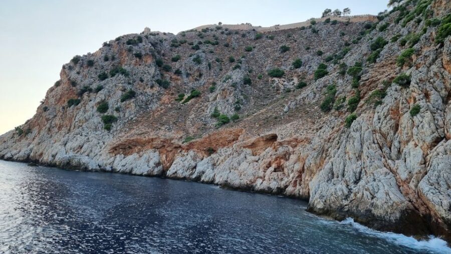 Alanya: Relax Boat Trip With Lunch & Swimming - The small wooden boat: quiet by design