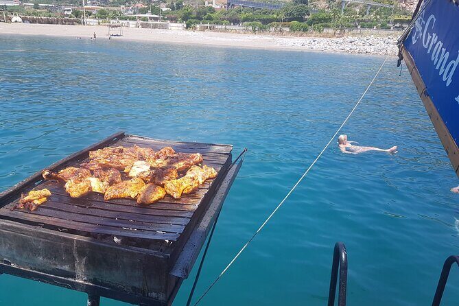 Alanya Relaxing Boat Tour with Lunch, Soft Drinks & Transfer - Sail Along Alanya: Coast Views, Deck Lounging, and Real Swim Breaks