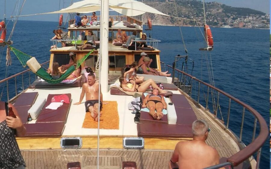 Alanya Relaxing Family Boat Tour Without Foam And Loud Music - Landmark views you can’t get from the beach