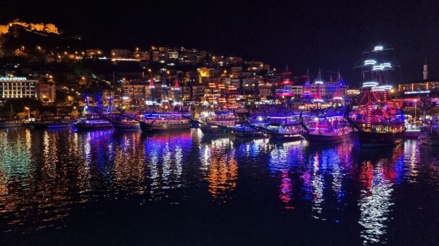 Alanya: Sunset Cruise with Dinner - Sunset open sea: when the horizon becomes the main character