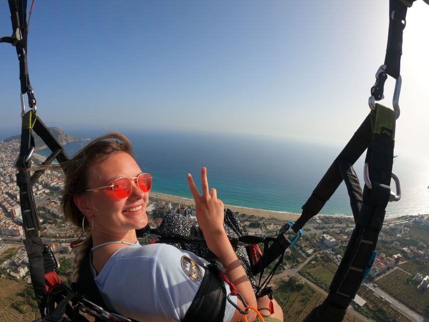 Alanya: Tandem Paragliding Over a Castle and the Sea - Meeting up in Alanya and getting there without stress