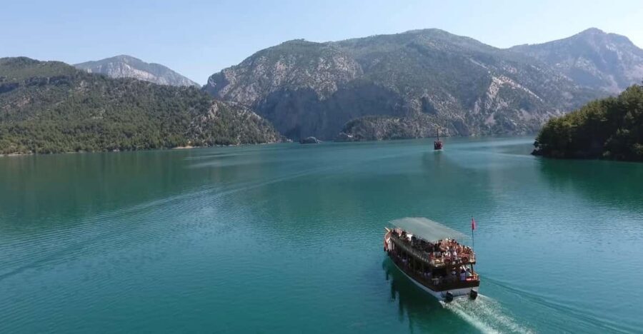 Antalya: Green Canyon Boat Trip with Lunch & Soft Drinks - Cruising Green Canyon: cliffs, calm water, and wildlife spotting