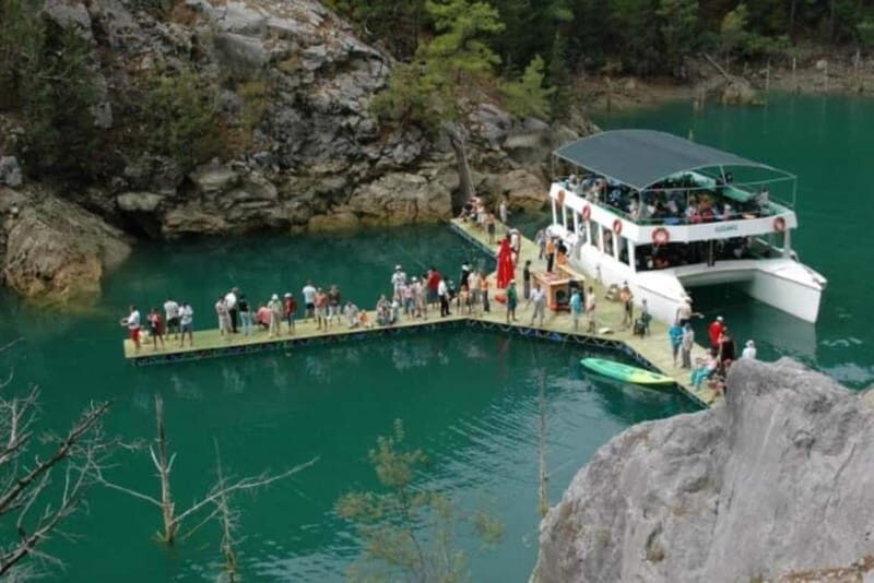 Antalya/Side: Green Canyon Day Trip with Boat Tour and Lunch - The catamaran cruise: calm water, big cliffs, and real wind