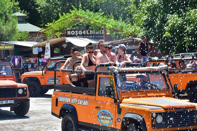 Combi Safari offroad adventure with picnic - What to wear for a wet, muddy Jeep day