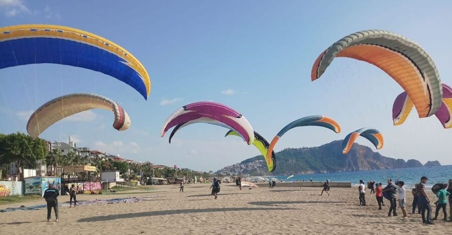 From Antalya/Alanya/Side: Paragliding Adventure - Language and Pilot Choice: Easy Communication Matters