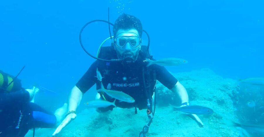 From Side: Guided Scuba Diving in Alanya w/ Lunch & Transfer - Boat crew service in the middle of the day: comfort and attention