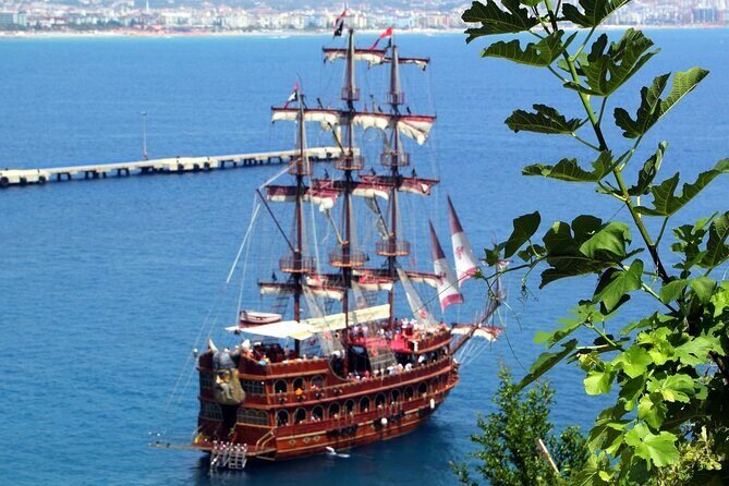 Halal Concept Short Pirate Boat Tour in Alanya - Fosforlu Mağara: Phosphoric Cave Lights and Vegetarian Piranhas