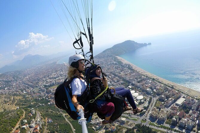 Halal Tandem Paragliding With Licensed Woman Pilot in Alanya - The woman pilot experience: comfort, control, and a calmer vibe