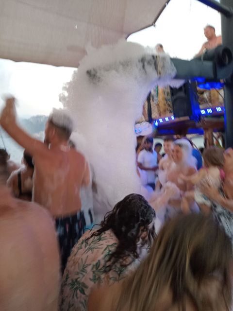 King of Vikingen All Inclusive Boottour Party and Swim - Food, Drinks, and the Real Value of a $15 Price
