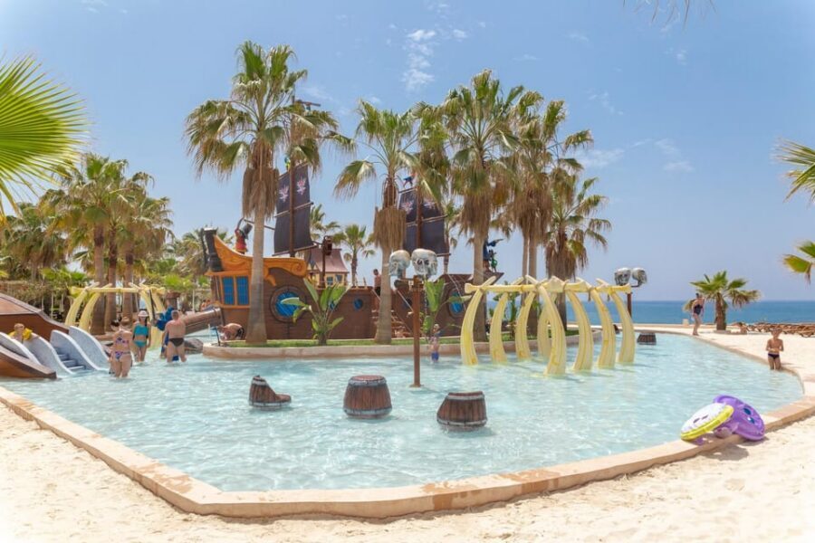 Seapark: Swimming in Pool Aquarium with Authentic Creatures - Timing Tips for a Smoother Swim Day