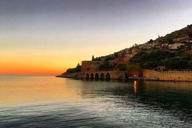 Sunset Boat Trip Along the coast of Alanya - Lunch anchored in Alanya’s new marina: when food timing matters
